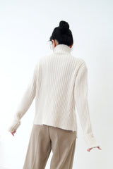 Nude buttons sweater w/ long straps