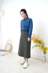 Cyan round collar shirt w/ detail pocket