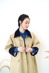 Cyan round collar shirt w/ detail pocket