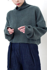 Deep green sweater in crop cut