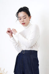White turtle neck cotton inner