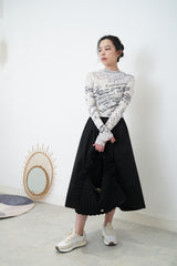 Black volume flare skirt