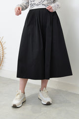 Black volume flare skirt