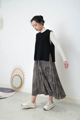 Black wool vest in side vents