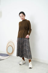Brown stripe texture knit top in split hem
