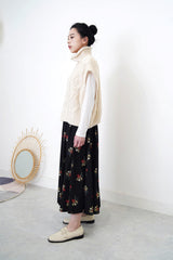 Ivory twist pattern knit vest in stand collar