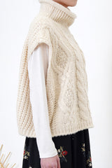 Ivory twist pattern knit vest in stand collar