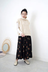 Ivory twist pattern knit vest in stand collar