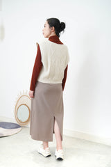 Beige knit vest in crop cut
