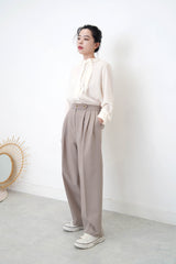 Ivory chiffon texture blouse in detail collar