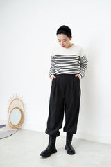 B/W knit sweater w/ detail back