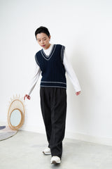 Navy v neck vest w/ contrast outline