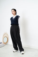 Navy v neck vest w/ contrast outline