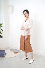 Brown flower print skirt in layering