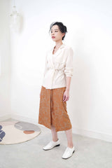 Brown flower print skirt in layering