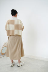 Bold checked sweater in boat neck