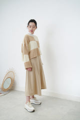 Bold checked sweater in boat neck