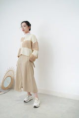 Bold checked sweater in boat neck