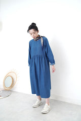 Blue stripe pattern scarf in diamond shape