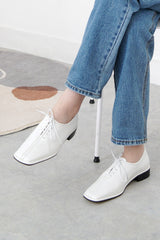 Square toe lace up shoes