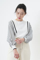B/W blouse in stipes balloon sleeves