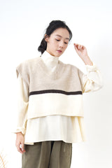 Duo tone v neck knit vest