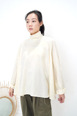 2 ways cream blouse in flare cut