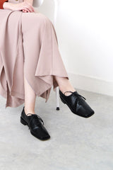 Square toe lace up shoes