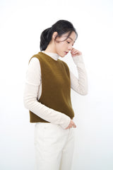 Nude cotton top in asymmetric collar