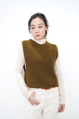 Khaki wool vest in crop cut
