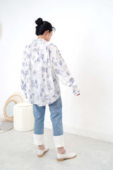 Straight cut jeans in contrast hem