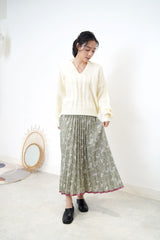 Ivory v neck sweater in twist pattern