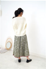 Ivory v neck sweater in twist pattern
