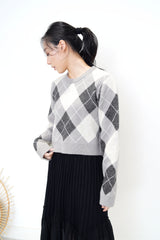 Grey crop cut sweater in diamond print
