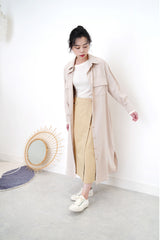 White cotton top in asymmetric collar