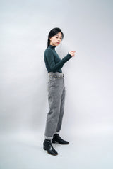 Washed black jeans in pencil cut