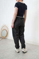 Grey trousers in pencil cut