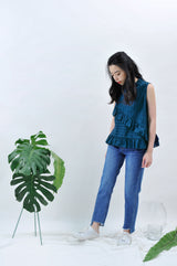 Blue jeans in stepped hem