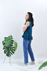 Blue jeans in stepped hem