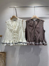 White flare cut vest blouse w/ embroidery