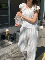 White stripes texture blouse in balloon sleeves