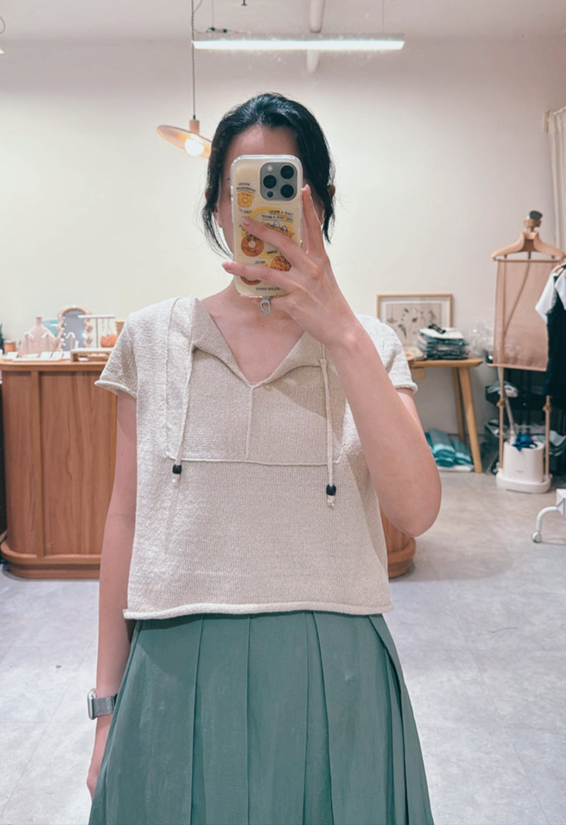 White knit v neck crop top