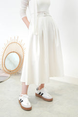 White volume skirt w/ belt