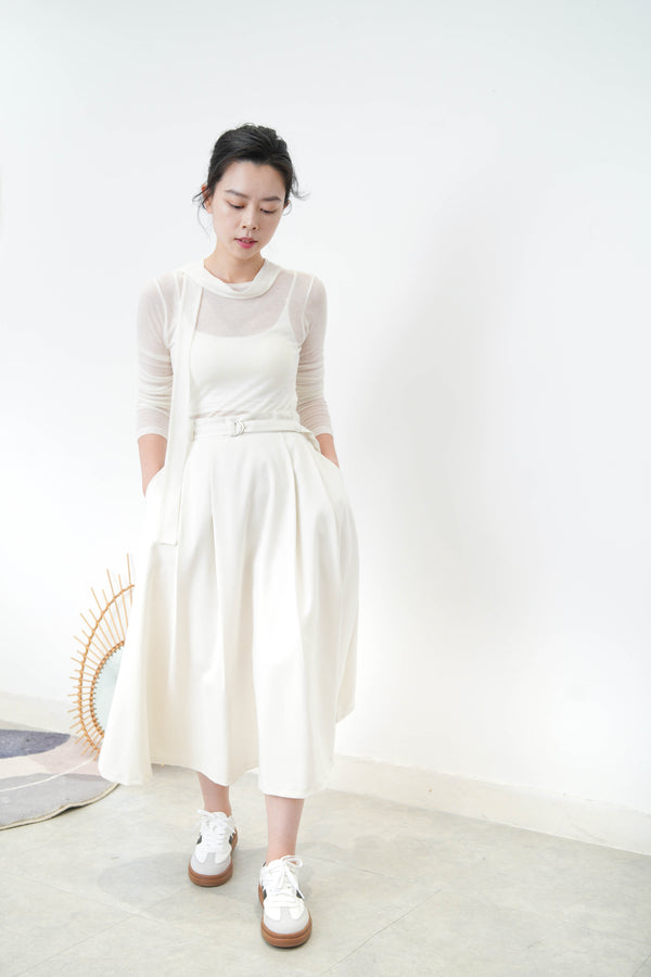 White volume skirt w/ belt