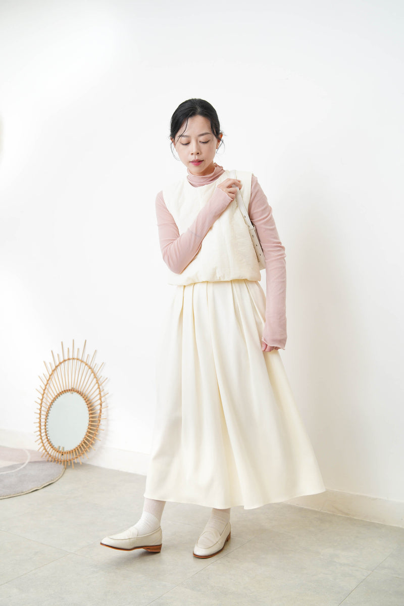 Ivory pleats skirt
