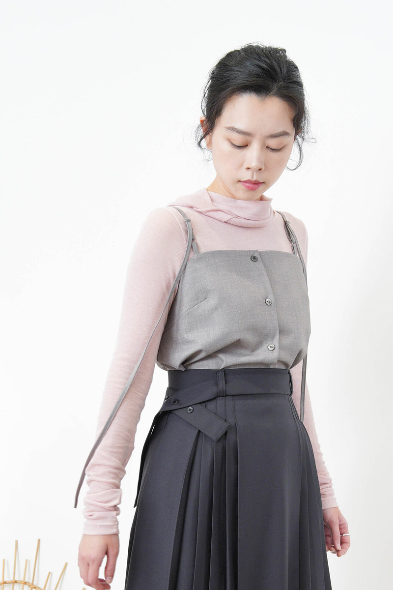 Charcoal detail pleats skirt with waist strap