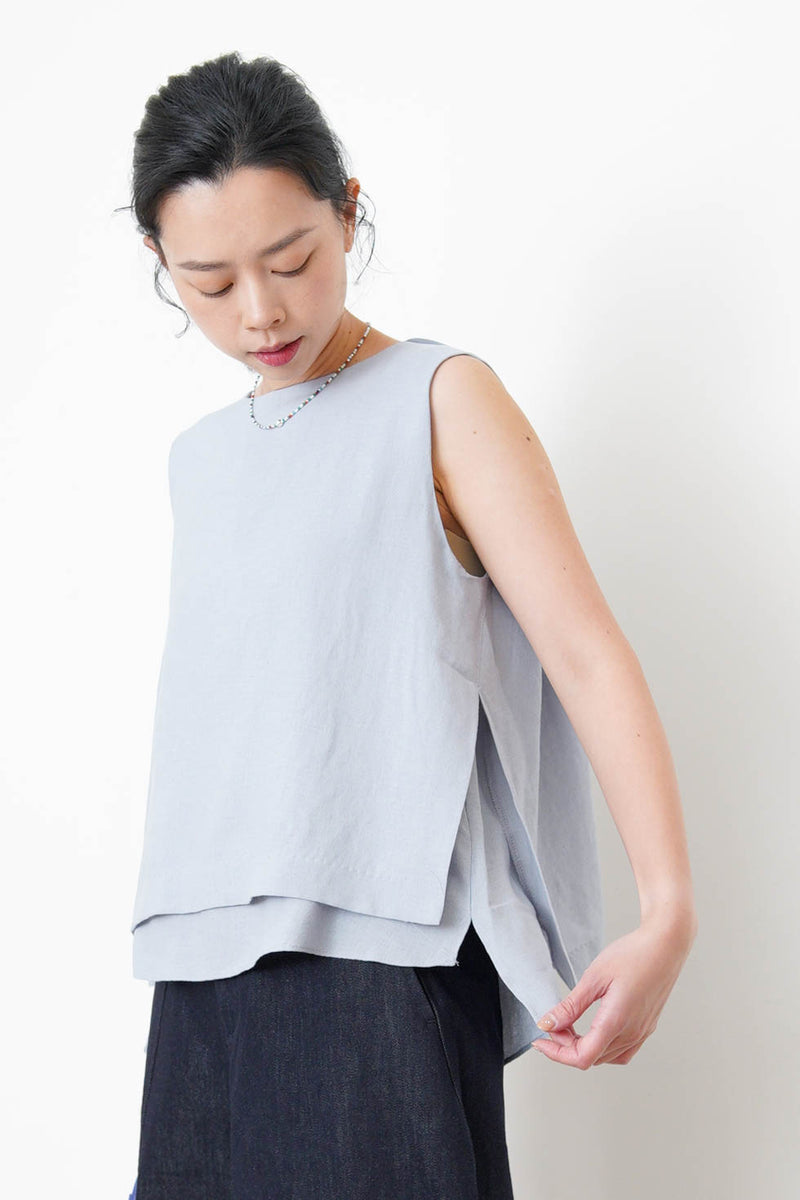 Pastel blue detail double layerings linen vest