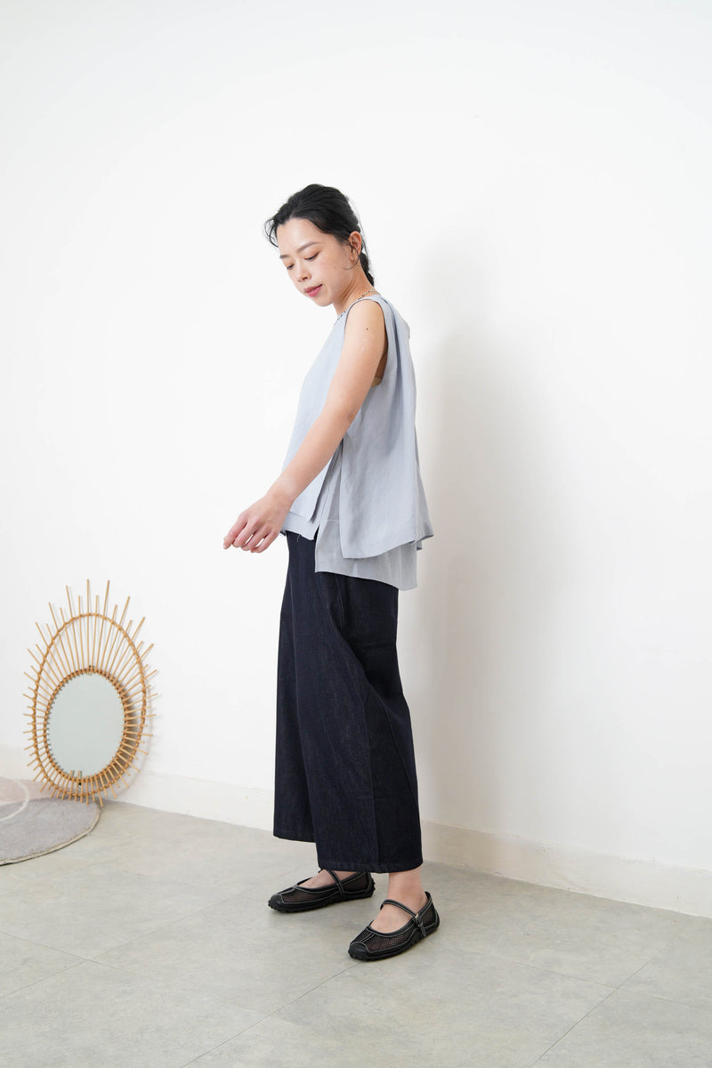 Pastel blue detail double layerings linen vest