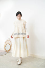 Ivory pleats skirt