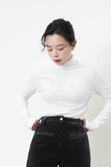 White turtle neck inner